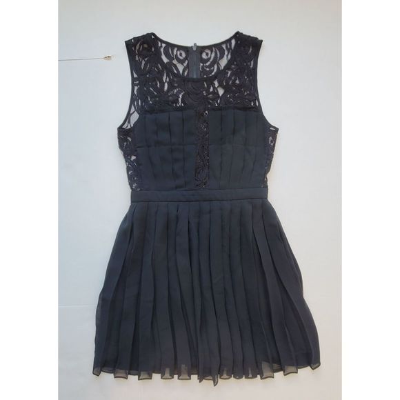 BCBGeneration Black Lace Dress Size 6 NWT - Picture 5 of 14